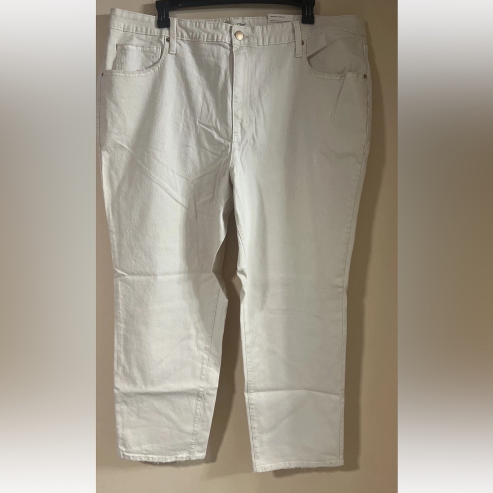 Universal Thread Target Women's Beige Straight Let Jeans Size 24….#293